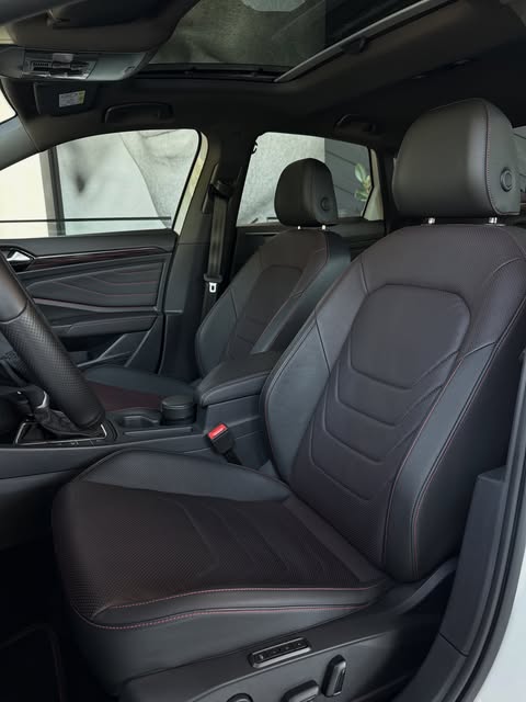 VOLKSWAGEN JETTA GLI - Imagem 7