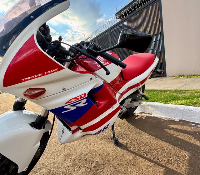 HONDA CBR 450 SR - Imagem 2