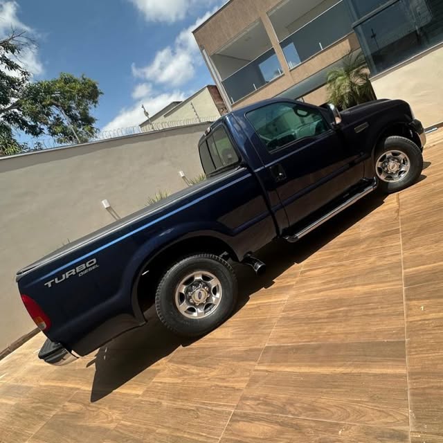 FORD F-250 XLT-L - Imagem 3