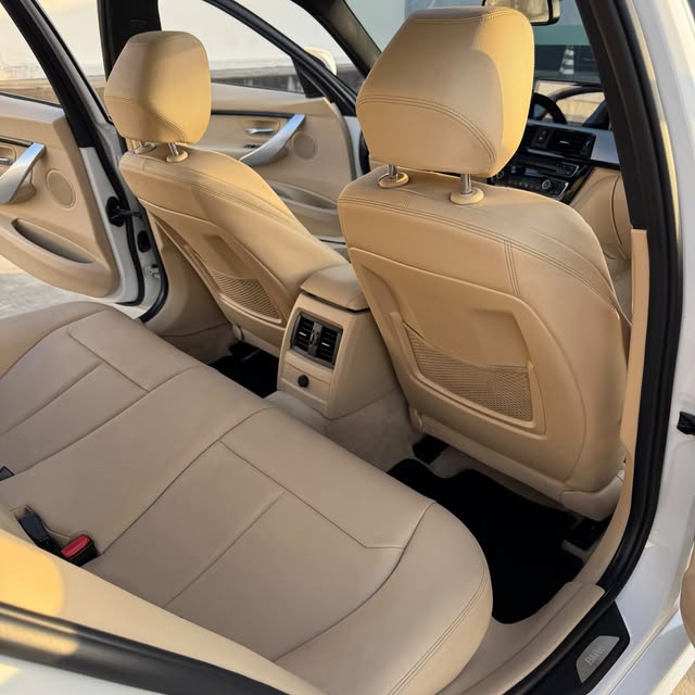 BMW 320I SPORT GP - Imagem 8