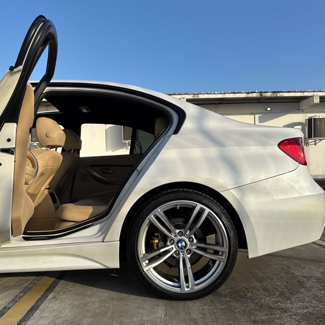 BMW 320I SPORT GP - Imagem 10