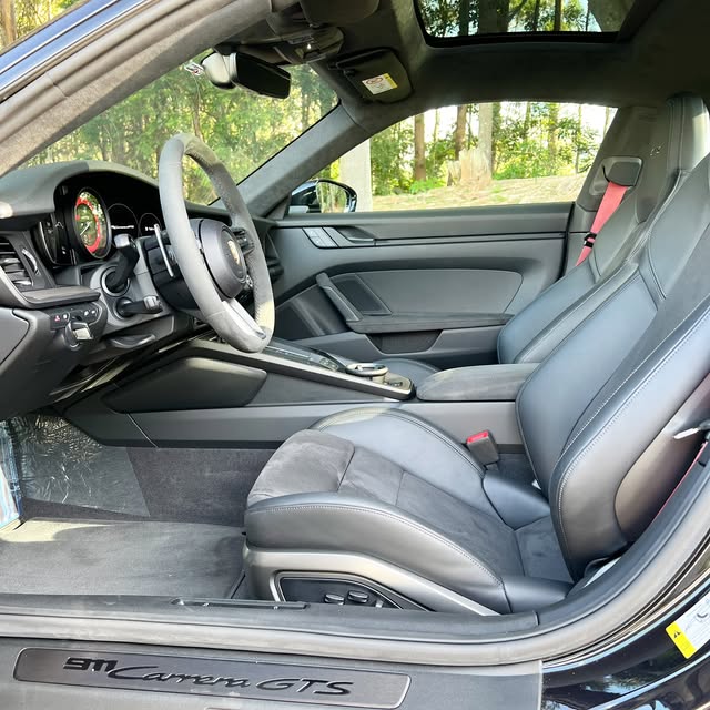 PORSCHE 911 CARRERA GTS - Imagem 8