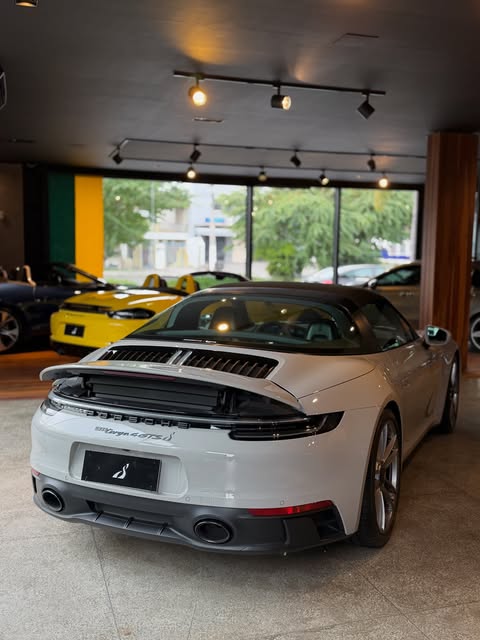 PORSCHE 911 TARGA GTS - Imagem 2