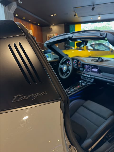 PORSCHE 911 TARGA GTS - Imagem 13