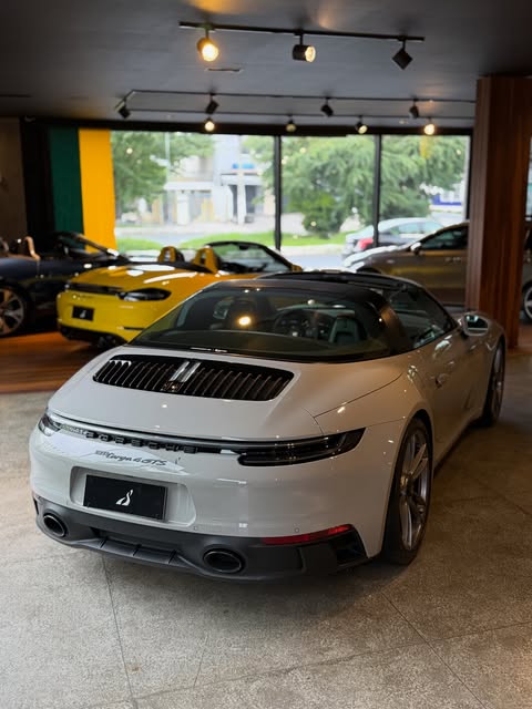 PORSCHE 911 TARGA GTS - Imagem 14