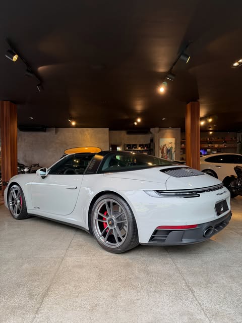 PORSCHE 911 TARGA GTS - Imagem 15