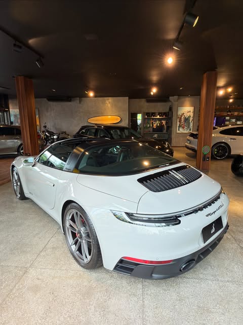 PORSCHE 911 TARGA GTS - Imagem 19
