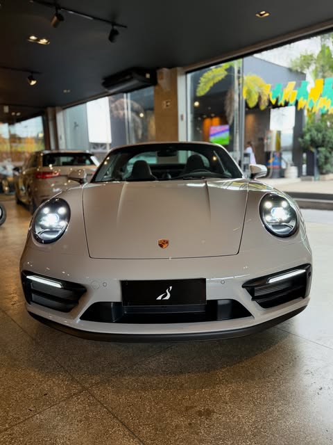 PORSCHE 911 TARGA GTS - Imagem 4