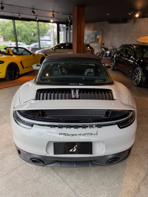 PORSCHE 911 TARGA GTS - Imagem 5