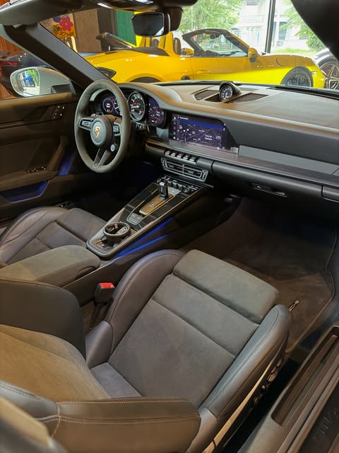 PORSCHE 911 TARGA GTS - Imagem 10