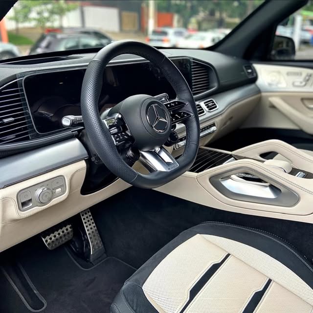 MERCEDES-BENZ GLE53 AMG - Imagem 2