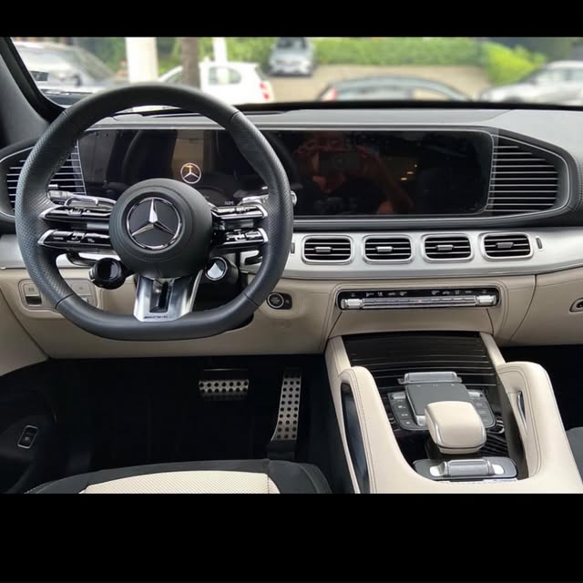 MERCEDES-BENZ GLE53 AMG - Imagem 6