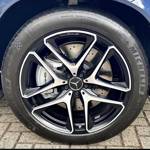 MERCEDES-BENZ GLE53 AMG - Imagem 10