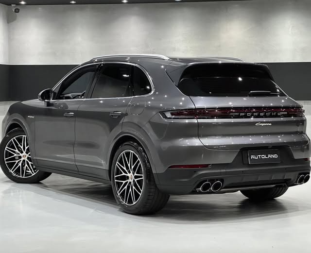 PORSCHE CAYENNE E-HYBRID AWD TIPTRONIC S - Imagem 4