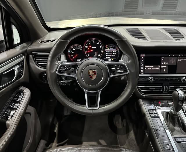 PORSCHE MACAN - Imagem 6