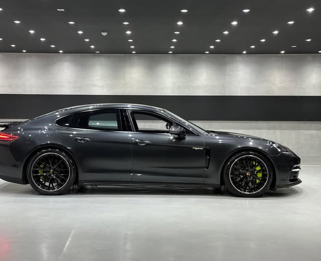 PORSCHE PANAMERA 2.9 V6 E-HYBRID 4 EXECUTIVE PDK - Imagem 4