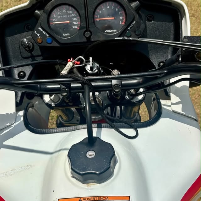 YAMAHA XT 600 Z TÉNÉRÉ - Imagem 4
