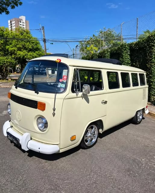 VOLKSWAGEN KOMBI CLIPPER - Imagem 3