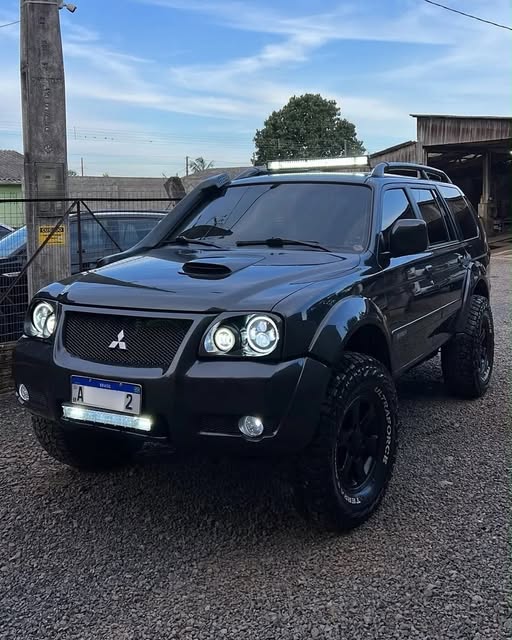 MITSUBISHI PAJERO SPORT - Imagem 1