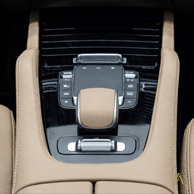 MERCEDES-BENZ GLE 450D - Imagem 11
