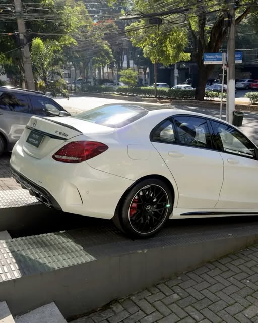 MERCEDES-BENZ C 63 AMG C 63 S AMG - Imagem 5
