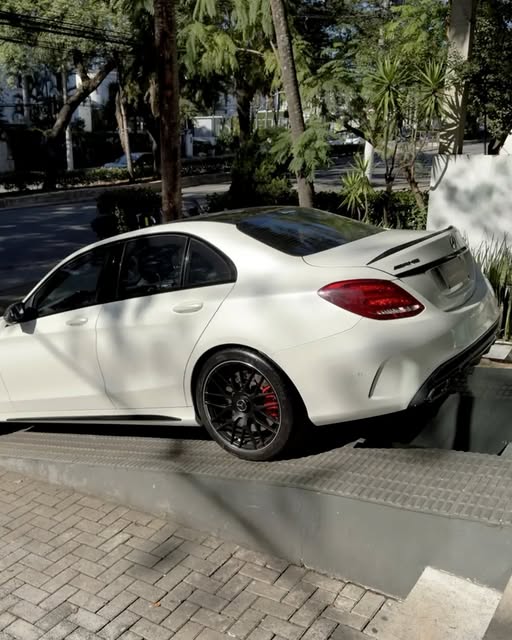 MERCEDES-BENZ C 63 AMG C 63 S AMG - Imagem 7