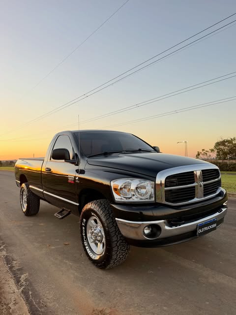 DODGE RAM 2500 - Imagem 1