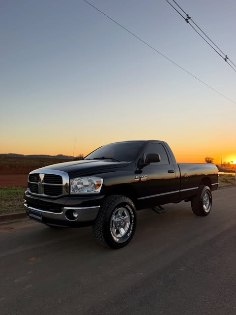 DODGE RAM 2500 - Imagem 2