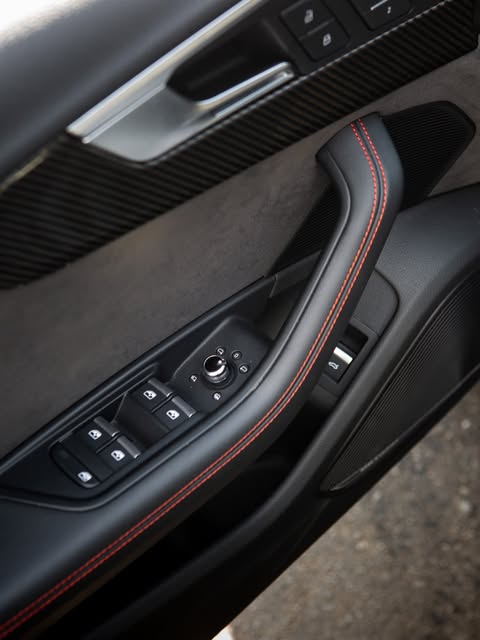 AUDI RS4 - Imagem 12