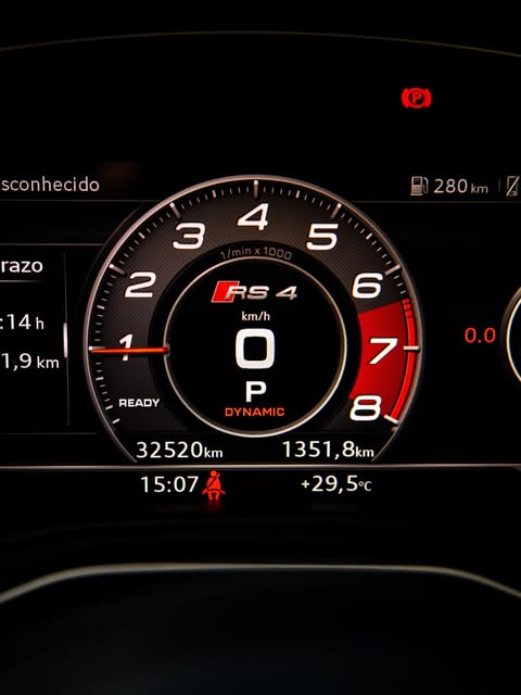 AUDI RS4 - Imagem 16