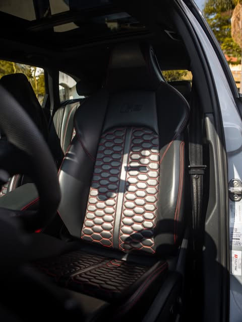 AUDI RS4 - Imagem 17