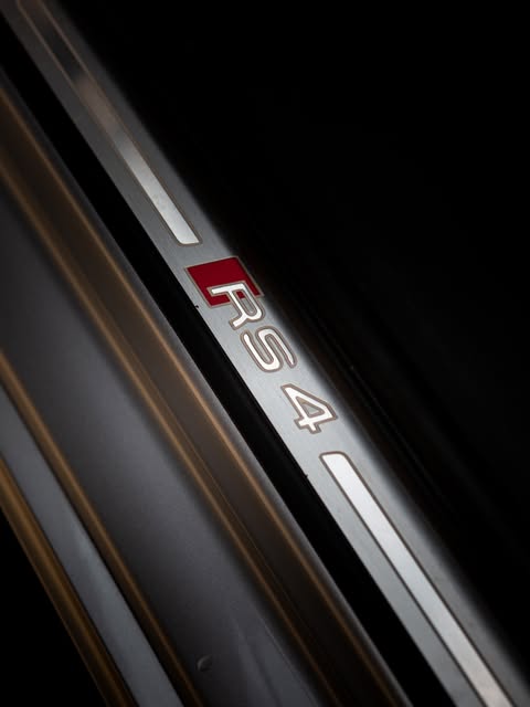 AUDI RS4 - Imagem 18