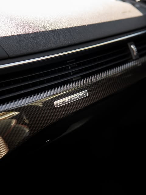 AUDI RS4 - Imagem 20