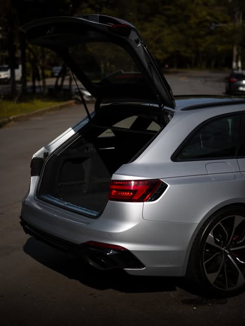 AUDI RS4 - Imagem 9