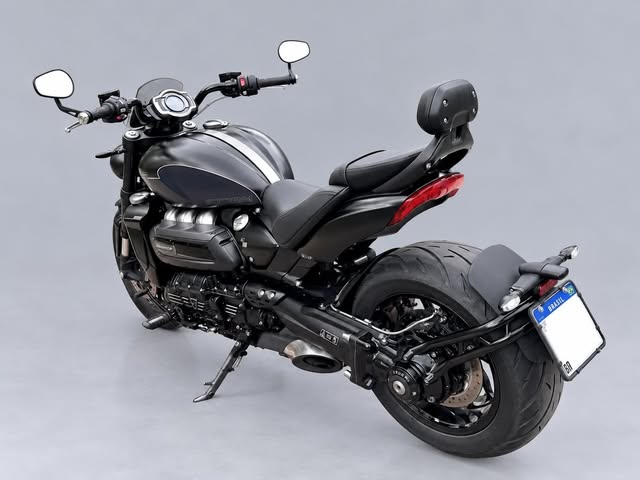 TRIUMPH ROCKET 3 STORM GT - Imagem 5