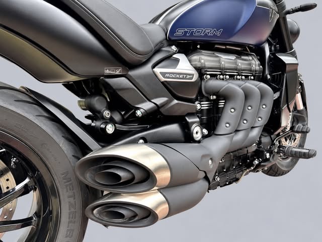 TRIUMPH ROCKET 3 STORM GT - Imagem 7