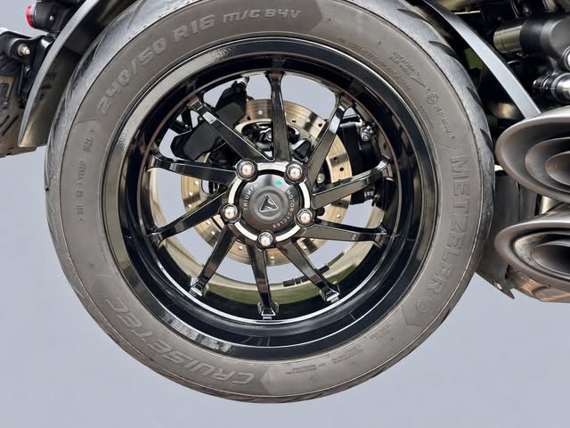 TRIUMPH ROCKET 3 STORM GT - Imagem 8