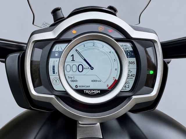 TRIUMPH ROCKET 3 STORM GT - Imagem 9