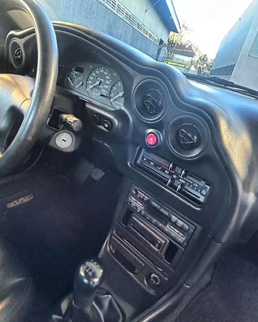 MAZDA MX-3 - Imagem 11