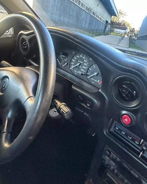 MAZDA MX-3 - Imagem 12