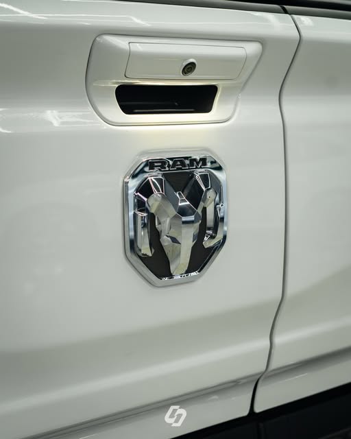 RAM 1500 LIMITED HEMI - Imagem 20