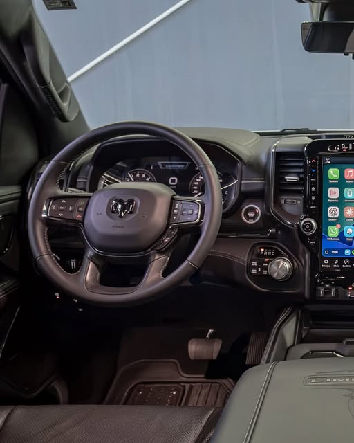 RAM 1500 LIMITED HEMI - Imagem 6