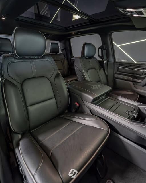 RAM 1500 LIMITED HEMI - Imagem 9
