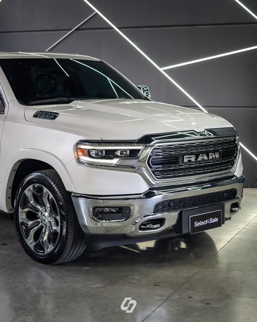 RAM 1500 LIMITED HEMI - Imagem 10