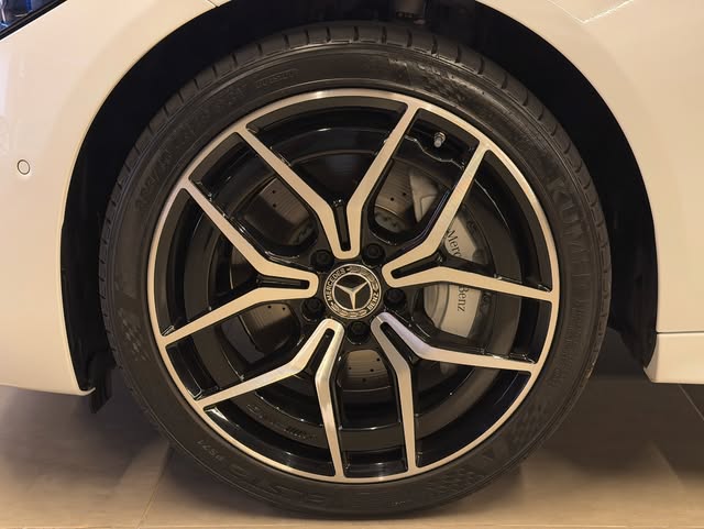 MERCEDES-BENZ C 300 AMG LINE - Imagem 13