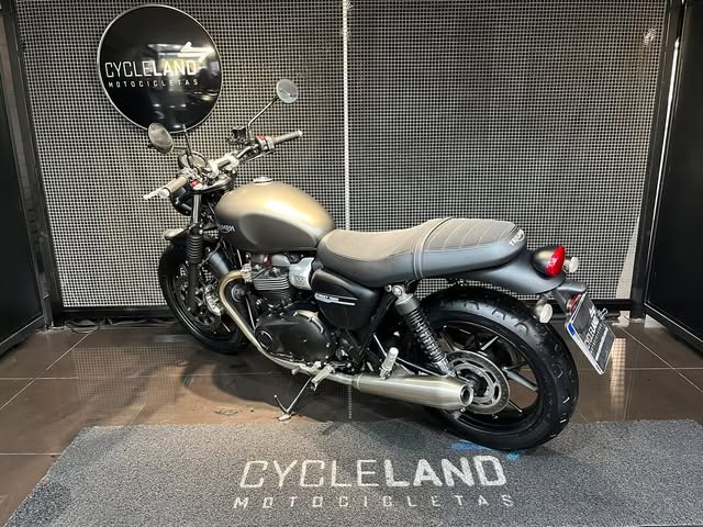 TRIUMPH STREET TWIN - Imagem 6