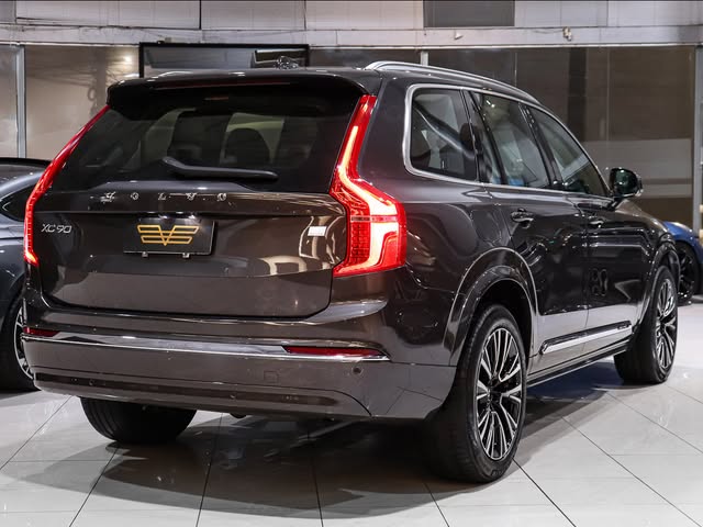 VOLVO XC90 T8 RECHARGE PLUS - Imagem 3