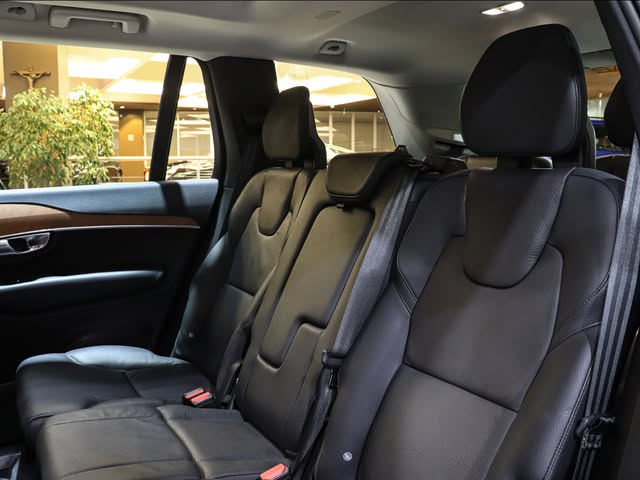 VOLVO XC90 T8 RECHARGE PLUS - Imagem 8