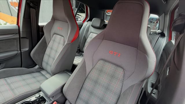 VOLKSWAGEN GOLF GTI - Imagem 7