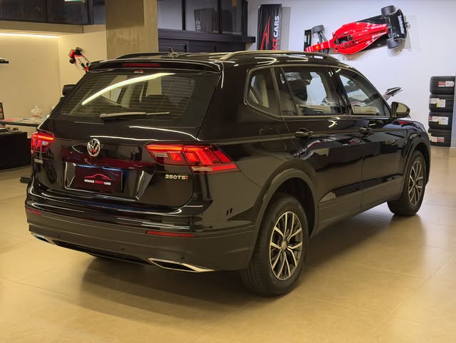 VOLKSWAGEN TIGUAN - Imagem 4